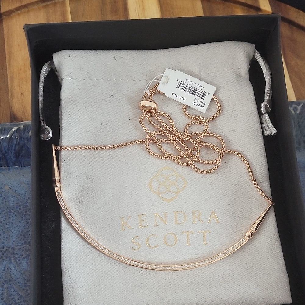 Kendra Scott Rose Gold Necklace! With Duat Cover! Up Your Style!!